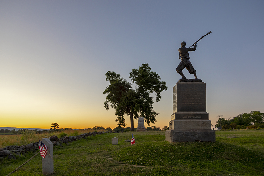 Penn State Senior Photos - group shot at Old Main